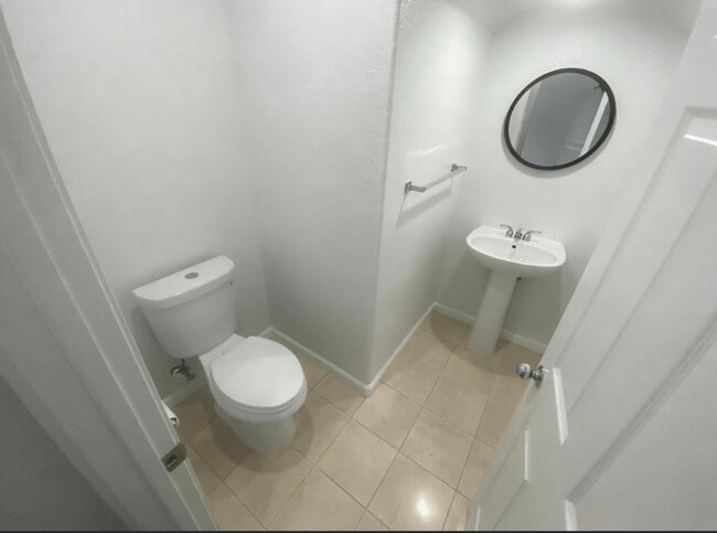 Photo - Beautiful & Spacious 3 Bedroom, 2.5 Bathroom Hayward Home – Prime Residential Location W Laundry,...