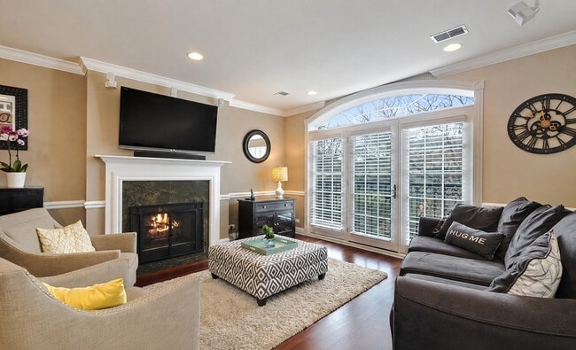 Photo - 3545 N Wilton Ave Unit 3S