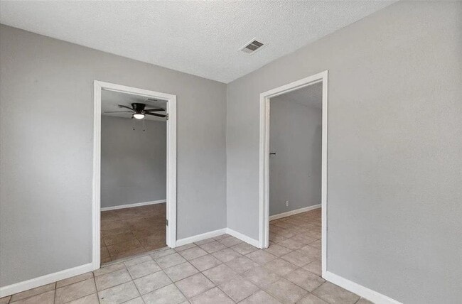 Photo - 9033 Oak Knoll Ln