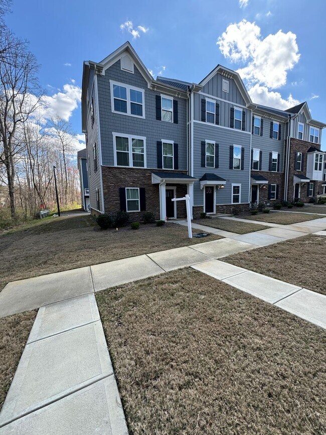 Photo - 3BR/2.5BA End Unit Townhome