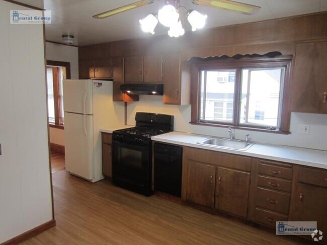 Building Photo - 12 Irvington Rd Unit 2 Rental