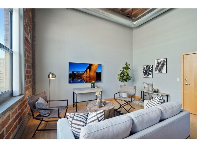 Photo - 521 S 7th St Unidad 602