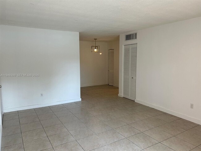 Photo - 10740 N Kendall Dr Unit L19