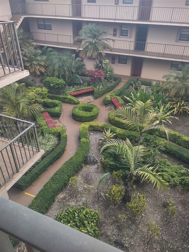 Photo - 10625 SW 112th Ave Unit 301