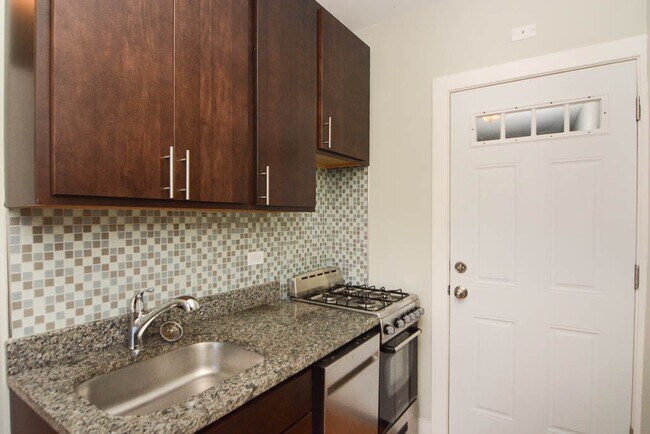 Photo - 2850 N Mildred Ave Unit J01W