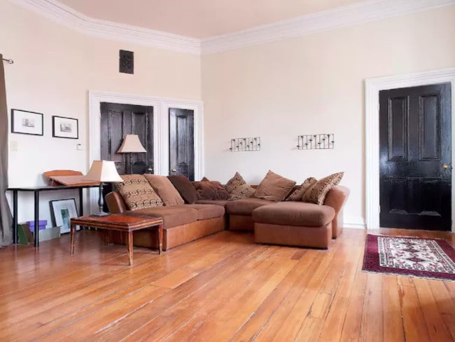 Suite de 2 habitaciones - Sala de estar - 103 West Monument Apartments Unidad 103 West Monument St