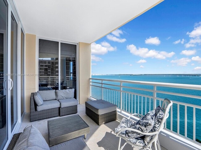 Photo - 808 Brickell Key Dr Unidad 1208