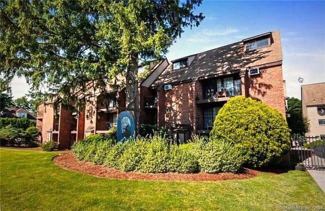 Photo - 42 N Main St Unidad APT 73