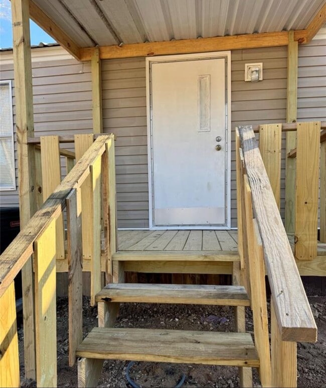 Photo - 511 County Rd 2218