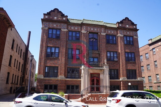 Building Photo - 1820 1st Ave S Unit 305