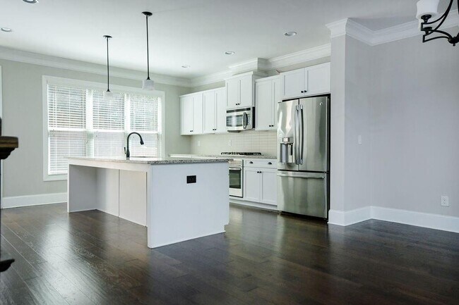 1265 Linden Ct
