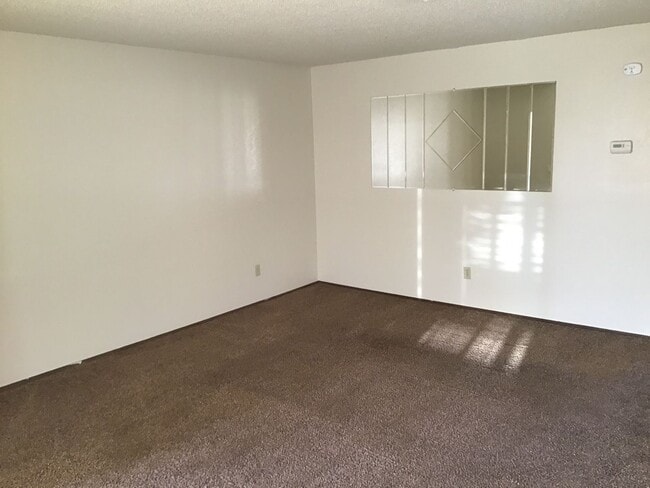 Building Photo - 350 Alemar Way Unit 4