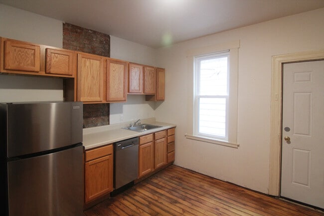 Photo - 208 Green St