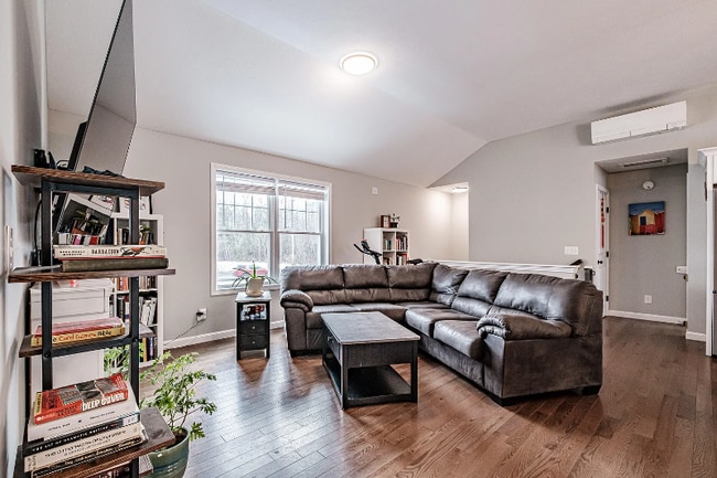 Photo - 364 Buxton Rd