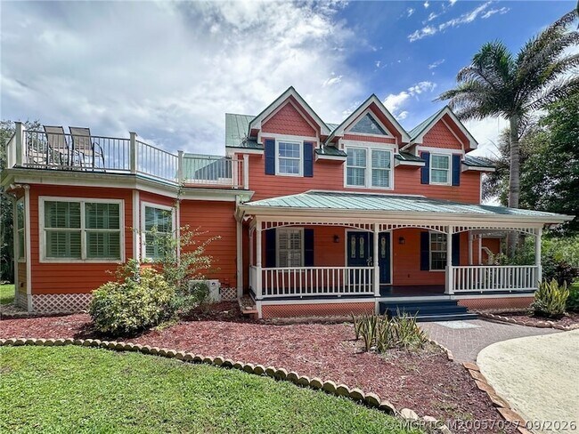 521 SW Marion Ct