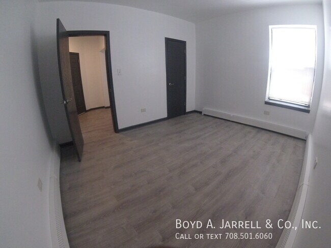 Photo - 111 E 57th St