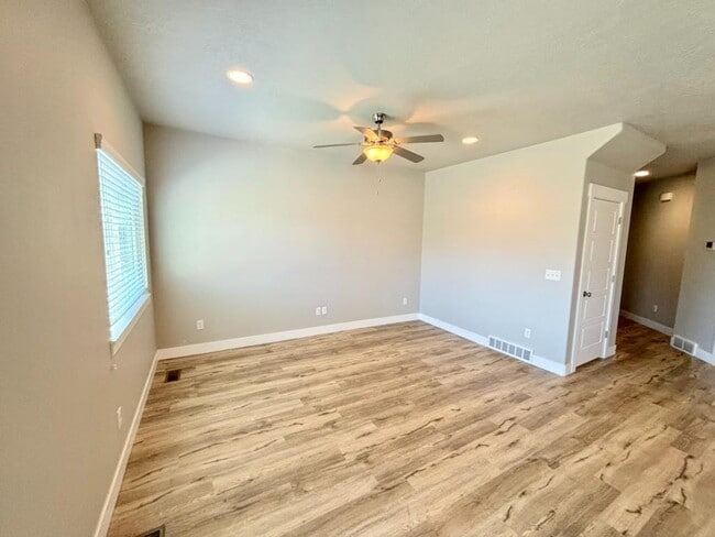 Photo - 683 S 1803 W