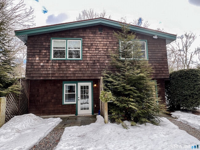 Building Photo - 133 Boston Post Rd