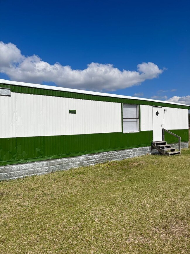 MoveIn Ready Home in Manning! Rental House Rental in Manning, SC