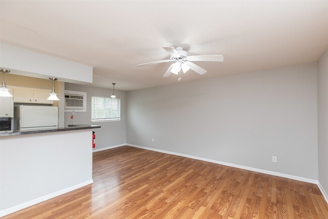Photo - 425 Emerson St Unit 7