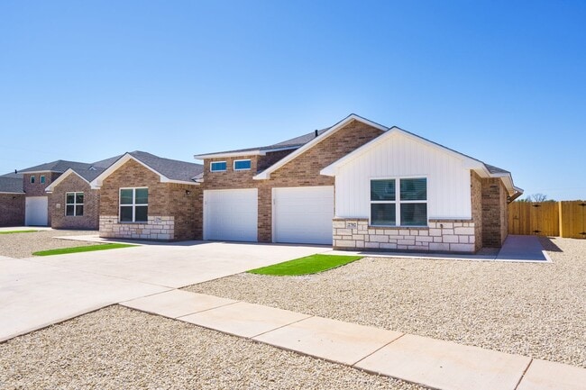 Building Photo - Your Perfect Abilene Duplex Awaits!