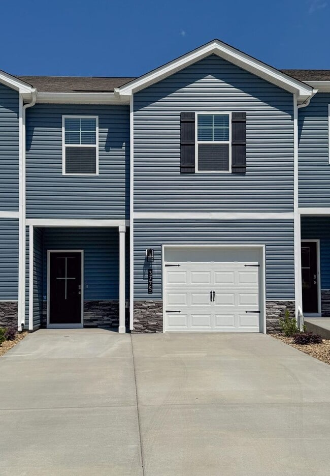 Building Photo - Move In Ready!!