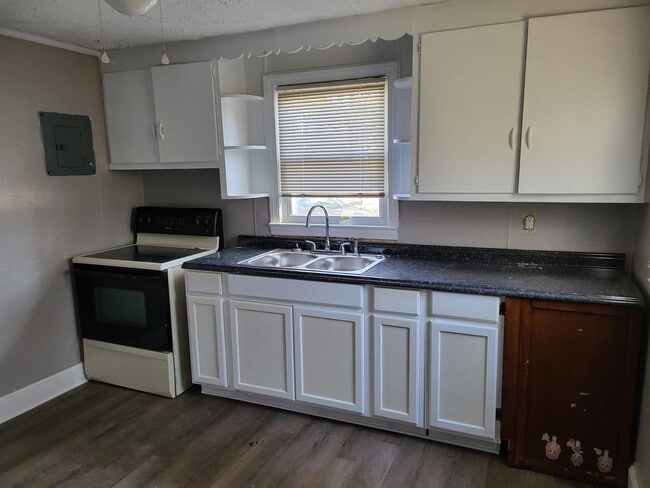 Photo - 634 Pritchett Rd