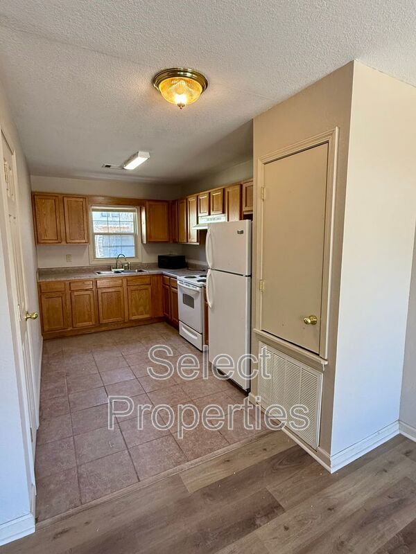 Photo - 819 W Matthews Ave Unit 2