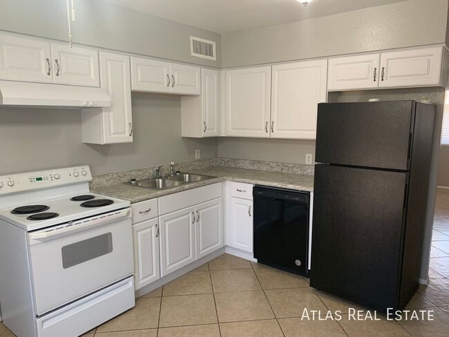 Photo - 8315 N 61st Ave Unit 03