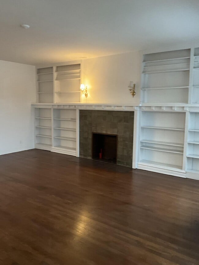 Photo - 5141 S Ellis Ave Unidad 2