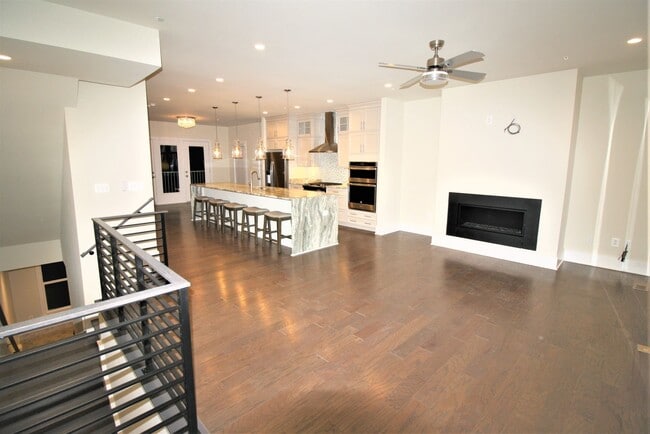 Photo - Elegant 3 Bedroom 2 Full 2 Half Bath Townhome in Ashburn