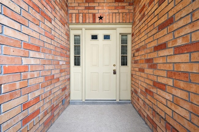 Photo - 19114 Lookout Mountain Ln