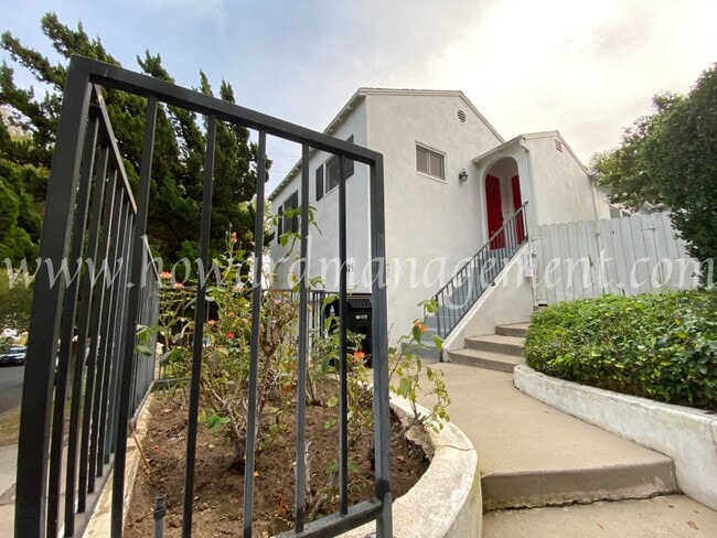 Building Photo - 02025FO Unit 2025 Foxhill