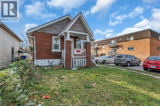 Photo - 915 Josephine Ave