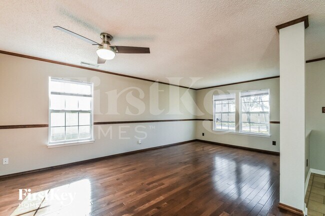 Photo - 19528 Windwood Pkwy