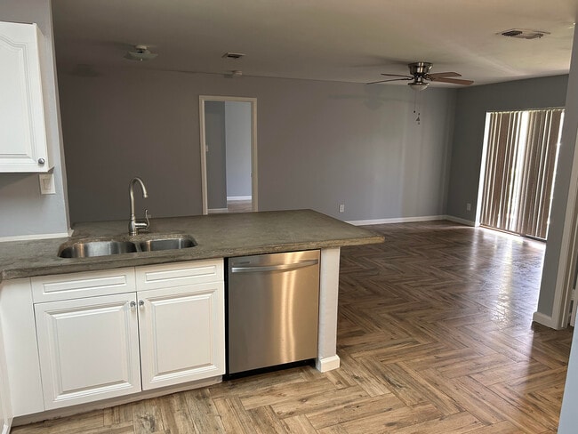 Photo - 11225 W Atlantic Blvd Unidad 102