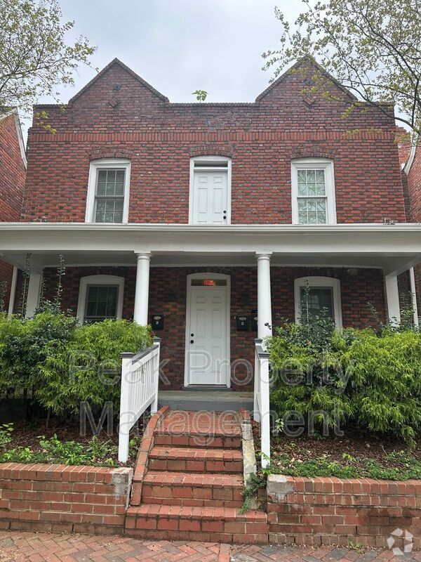Building Photo - 2213 W Cary St Rental