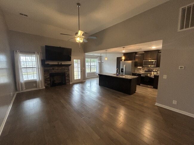 Photo - 721 Tidwell Dr