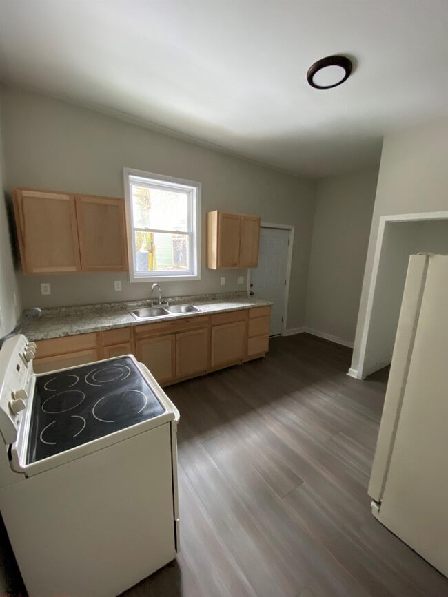 Photo - 314 E 15th St