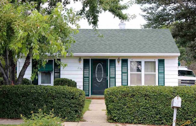 Photo - 234 St Francis St