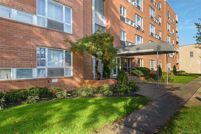 Building Photo - 205 Mineola Blvd Unit 3G
