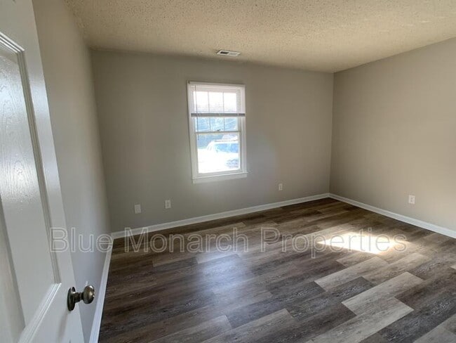Photo - 221 Welch Ave