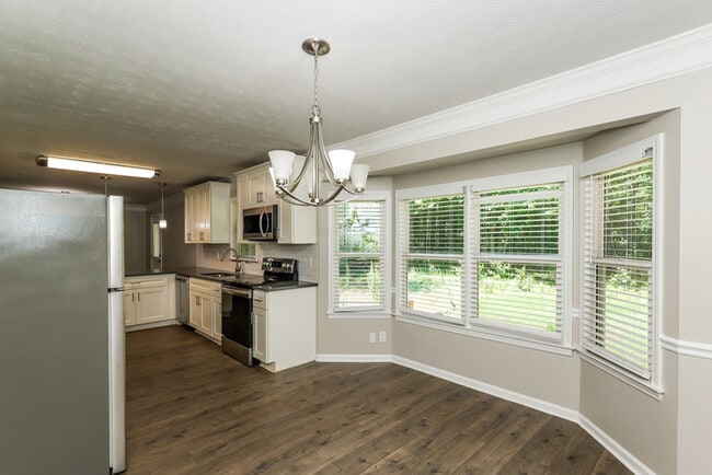 Photo - Fantastic 4bd/2ba home! Let yourself in!