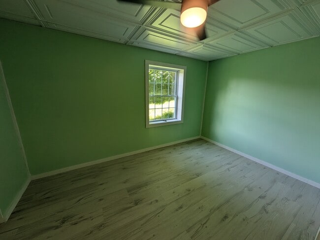 Photo - 627 Edmisten Rd