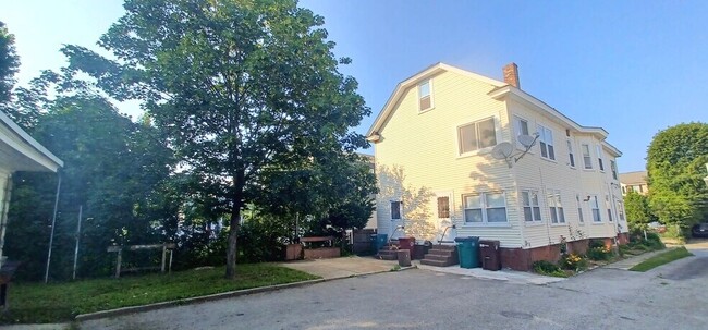 Building Photo - 121 Mount Washington St Unit 1st Floor