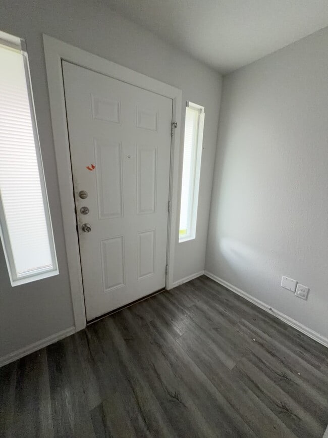 Photo - 509 Hines Ave Unidad A
