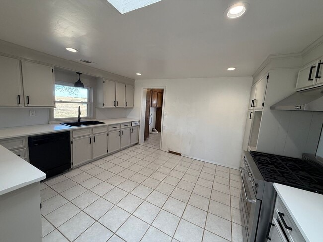 Photo - Spacious 2 Bedroom on 1 Arce -Texico Schools