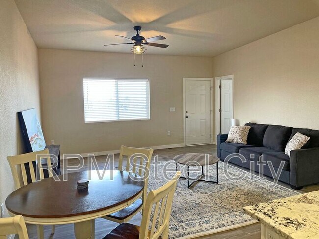 Photo - 751 E Laporte Dr