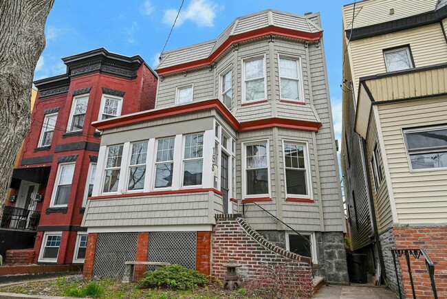 Building Photo - 158 Edgar St Unit 1