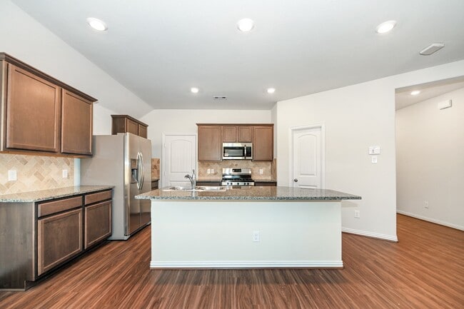 Photo - 1022 Schooner St